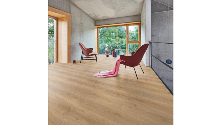 Der Designboden Vinyl zum Verkleben (Dryback) "Basic 2.0" zeigt eine naturgetreue Holzoptik mit warmen Brauntönen und feinen Maserungen.
